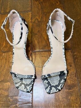 Stuart Weitzman Snake Print Ankle Strap Heels Size 6.5 3” Sandals